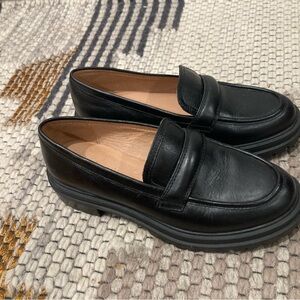 Madewell women’s chunky black loafers 6.5 EUC